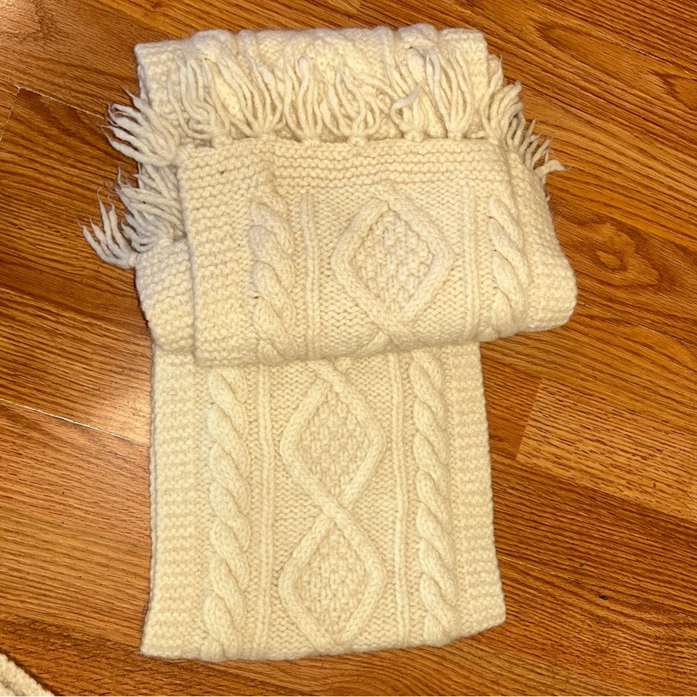 Two cream vintage wool scarves with fringe details on the ends - Picture 2 of 3